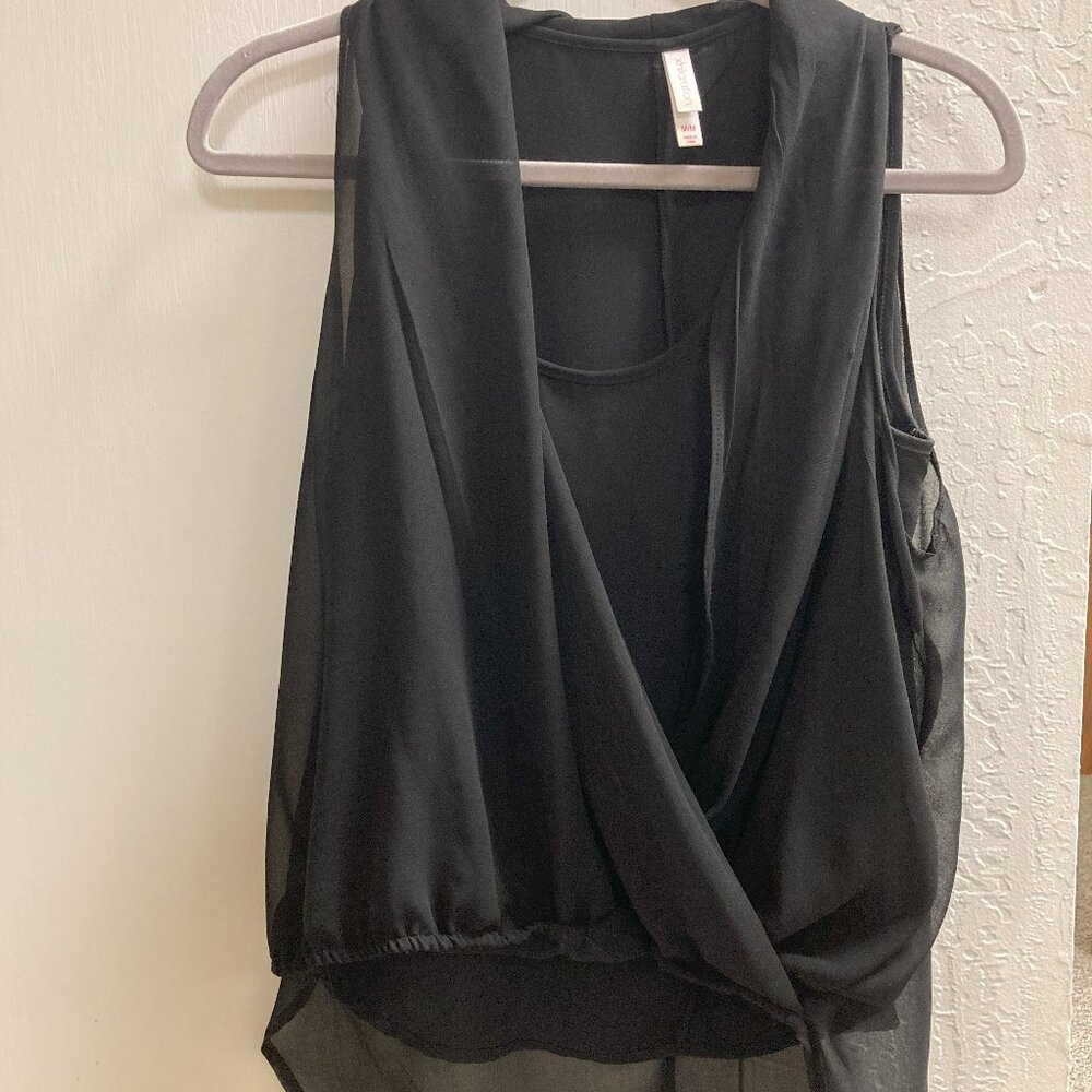 Xhilaration black multi layer sleeveless tank top